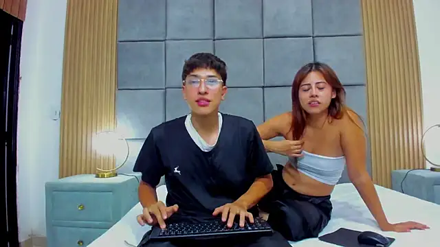 ChanellandMax online show from 11/01/25, 07:27