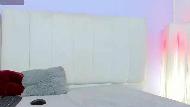 Snapshot of fressittalove01 chatting on 02/26/26, 02:27 fressittalove01 online show from 02/26/26, 02:27