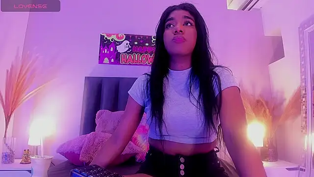 KendraChavez  online show from 10/21/25, 09:59