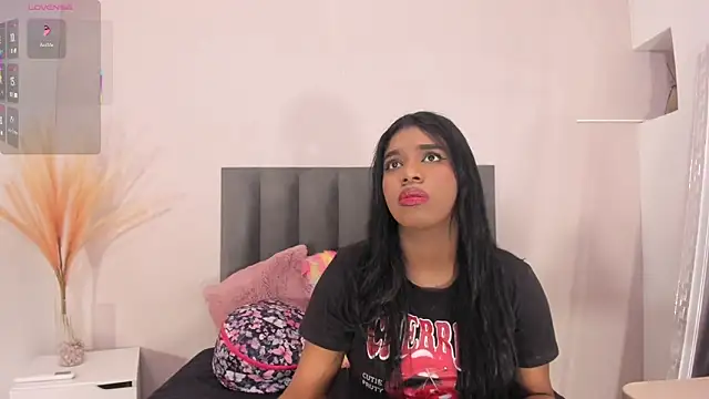 KendraChavez  online show from 12/21/25, 10:28