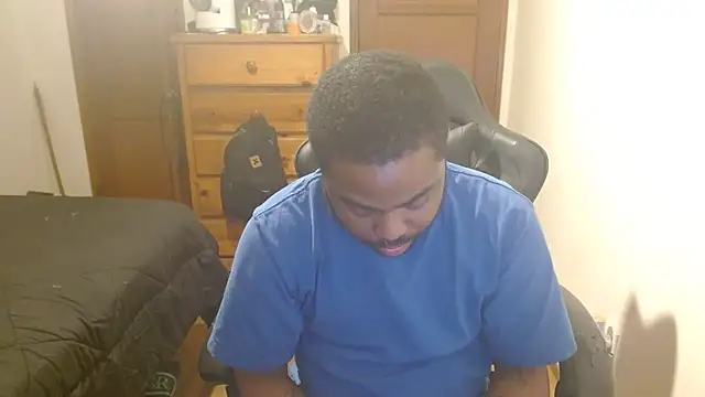 Snapshot of Breadwinnah chatting on 10/18/25, 02:03 Breadwinnah online show from 10/18/25, 02:03