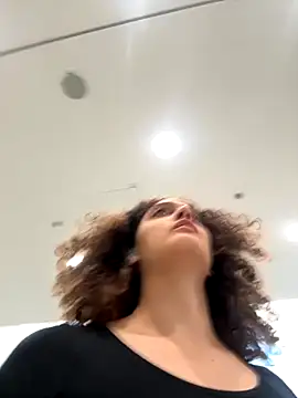 Snapshot of DreamThickCouple chatting on 09/18/25, 03:58 DreamThickCouple online show from 09/18/25, 03:58