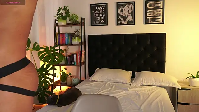 Snapshot of ErosWild_ chatting on 09/10/25, 08:20 ErosWild online show from 09/10/25, 08:20