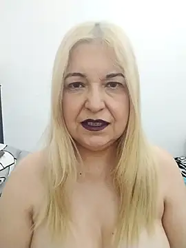 Snapshot of MarielaFerrer chatting on 11/03/25, 02:40 MarielaFerrer online show from 11/03/25, 02:40