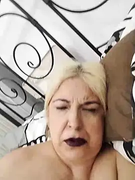 Snapshot of MarielaFerrer chatting on 11/06/25, 07:04 MarielaFerrer online show from 11/06/25, 07:04