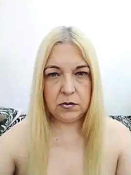 Snapshot of MarielaFerrer chatting on 11/22/25, 12:15 MarielaFerrer online show from 11/22/25, 12:15