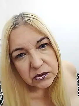 Snapshot of MarielaFerrer chatting on 12/04/25, 05:32 MarielaFerrer online show from 12/04/25, 05:32