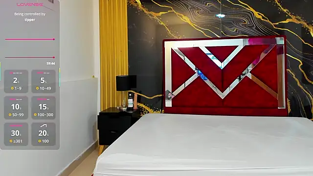 Snapshot of VioletRose_as chatting on 02/19/26, 07:43 VioletRose as online show from 02/19/26, 07:43