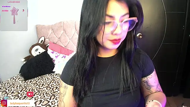Snapshot of charlotte_queen1320 chatting on 06/11/26, 04:10 charlotte queen1320 online show from 06/11/26, 04:10