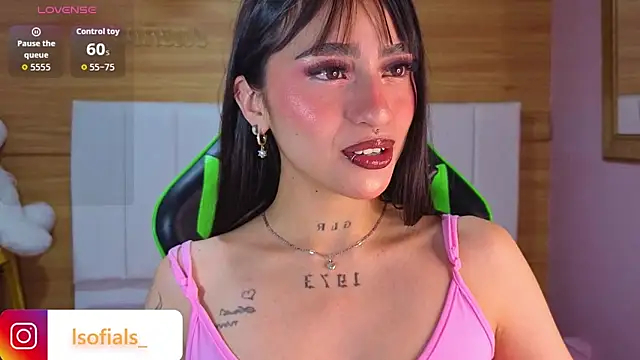 Abril Velvet a  online show from 02/18/26, 07:43