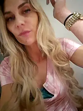 Snapshot of Melody1600 chatting on 11/05/25, 10:32 Melody1600 online show from 11/05/25, 10:32