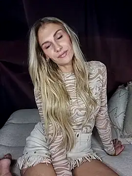 Snapshot of Melody1600 chatting on 11/13/25, 09:03 Melody1600 online show from 11/13/25, 09:03