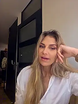 Snapshot of Melody1600 chatting on 12/04/25, 09:01 Melody1600 online show from 12/04/25, 09:01