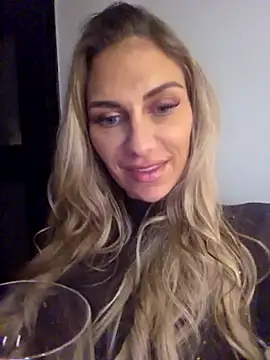 Snapshot of Melody1600 chatting on 12/14/25, 01:11 Melody1600 online show from 12/14/25, 01:11