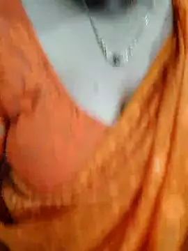 Snapshot of hornypiu697 chatting on 04/10/26, 04:50 hornypiu697 online show from 04/10/26, 04:50
