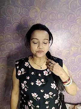 Snapshot of hornypiu697 chatting on 05/11/26, 04:18 hornypiu697 online show from 05/11/26, 04:18