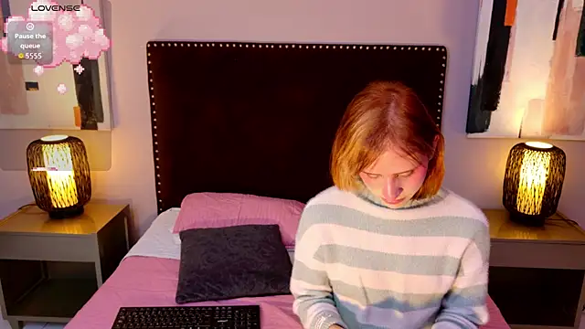 seraphine star online show from 03/28/26, 12:54