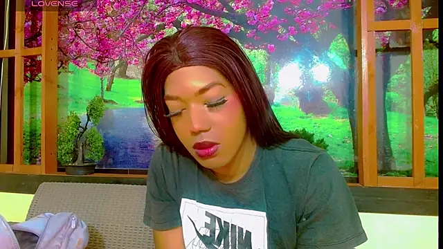 Snapshot of bayolet_ chatting on 12/17/25, 11:16 bayolet online show from 12/17/25, 11:16