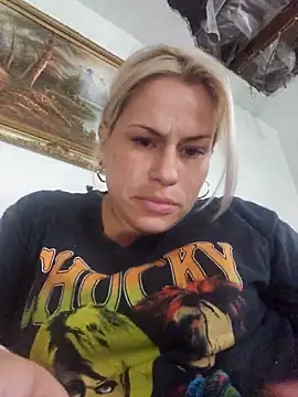 Snapshot of toomuchofafreak chatting on 10/12/25, 01:54 toomuchofafreak online show from 10/12/25, 01:54