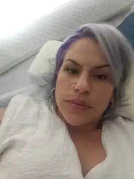 Snapshot of toomuchofafreak chatting on 10/22/25, 02:45 toomuchofafreak online show from 10/22/25, 02:45