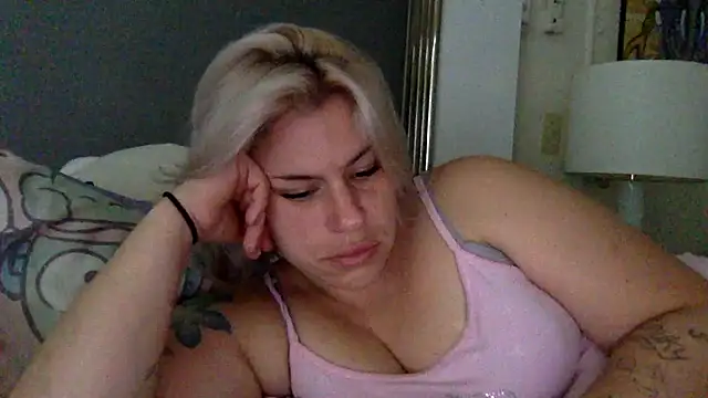 Snapshot of toomuchofafreak chatting on 01/09/26, 05:48 toomuchofafreak online show from 01/09/26, 05:48