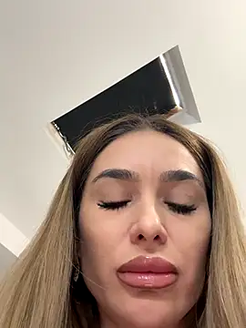 Snapshot of KaseyQuinn_ chatting on 10/05/25, 09:51 KaseyQuinn online show from 10/05/25, 09:51