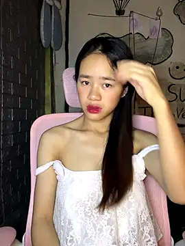 Snapshot of TiNa_04 chatting on 09/15/25, 11:38 TiNa 04 online show from 09/15/25, 11:38