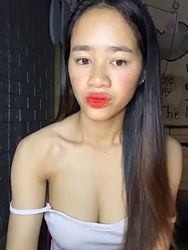 Snapshot of TiNa_04 chatting on 09/16/25, 09:16 TiNa 04 online show from 09/16/25, 09:16