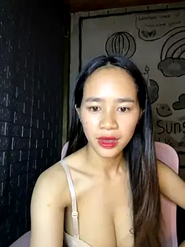 Snapshot of TiNa_04 chatting on 09/21/25, 11:12 TiNa 04 online show from 09/21/25, 11:12