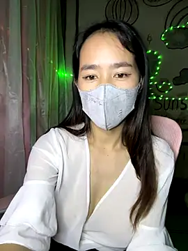 Snapshot of TiNa_04 chatting on 10/03/25, 11:07 TiNa 04 online show from 10/03/25, 11:07