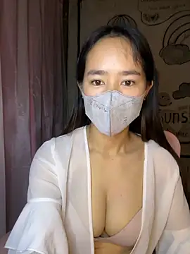 Snapshot of TiNa_04 chatting on 10/03/25, 11:13 TiNa 04 online show from 10/03/25, 11:13