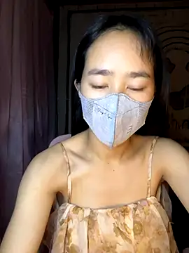 Snapshot of TiNa_04 chatting on 10/05/25, 09:56 TiNa 04 online show from 10/05/25, 09:56