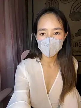 Snapshot of TiNa_04 chatting on 10/07/25, 10:45 TiNa 04 online show from 10/07/25, 10:45