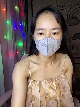 Snapshot of TiNa_04 chatting on 10/13/25, 10:43 TiNa 04 online show from 10/13/25, 10:43