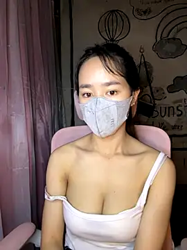 Snapshot of TiNa_04 chatting on 10/16/25, 03:29 TiNa 04 online show from 10/16/25, 03:29