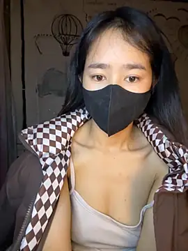 Snapshot of TiNa_04 chatting on 11/02/25, 11:18 TiNa 04 online show from 11/02/25, 11:18