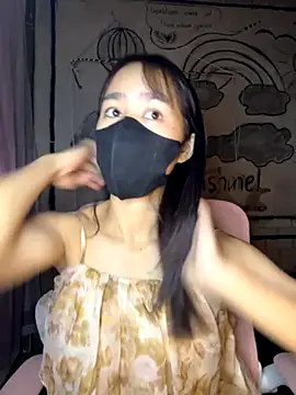 Snapshot of TiNa_04 chatting on 11/05/25, 08:36 TiNa 04 online show from 11/05/25, 08:36