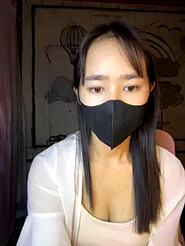 Snapshot of TiNa_04 chatting on 11/05/25, 11:49 TiNa 04 online show from 11/05/25, 11:49