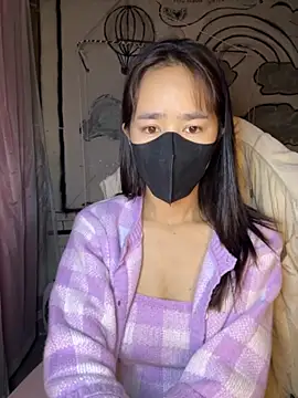 Snapshot of TiNa_04 chatting on 11/22/25, 11:04 TiNa 04 online show from 11/22/25, 11:04