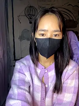 Snapshot of TiNa_04 chatting on 11/26/25, 11:28 TiNa 04 online show from 11/26/25, 11:28