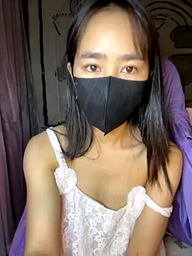 Snapshot of TiNa_04 chatting on 11/27/25, 11:51 TiNa 04 online show from 11/27/25, 11:51