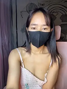 Snapshot of TiNa_04 chatting on 12/05/25, 12:08 TiNa 04 online show from 12/05/25, 12:08