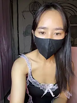 Snapshot of TiNa_04 chatting on 12/17/25, 12:16 TiNa 04 online show from 12/17/25, 12:16