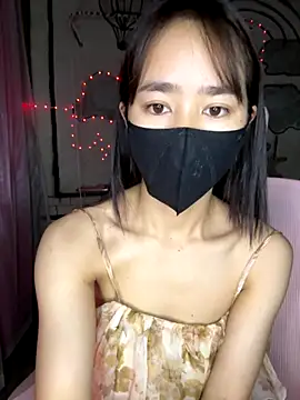 Snapshot of TiNa_04 chatting on 12/22/25, 11:57 TiNa 04 online show from 12/22/25, 11:57