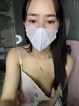 Snapshot of TiNa_04 chatting on 02/16/26, 12:18 TiNa 04 online show from 02/16/26, 12:18