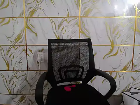 Lyzizi lovely09 online show from 12/22/25, 02:19