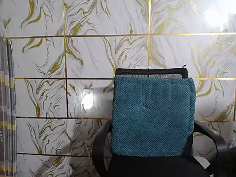 Lyzizi lovely09 online show from 04/01/26, 01:17