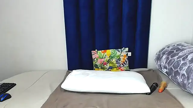 Pinkdollyg online show from 11/24/25, 08:52