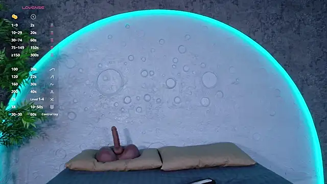 ReinaChloe online show from 04/13/26, 04:45