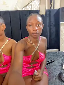 LonelyQueenxx25 online show from 02/23/26, 09:34